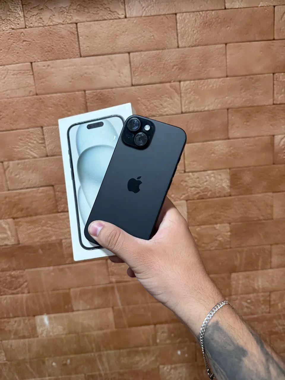 iPhone 15 128gb com garantia e sem detalhes - mando capinha e película  - Foto 4
