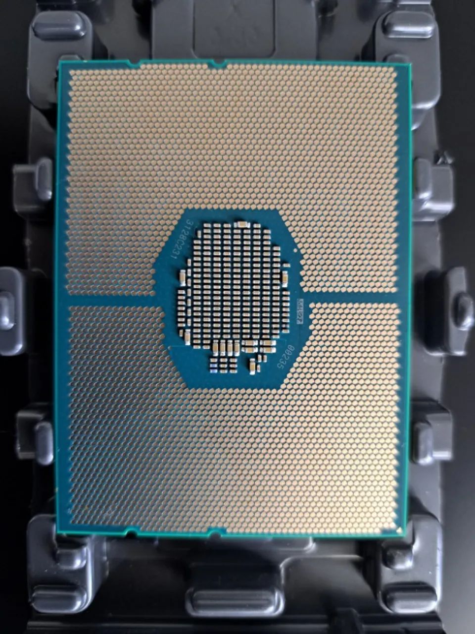 Processador Intel Xeon Gold 5220 18 Cores 36 threads - Foto 3