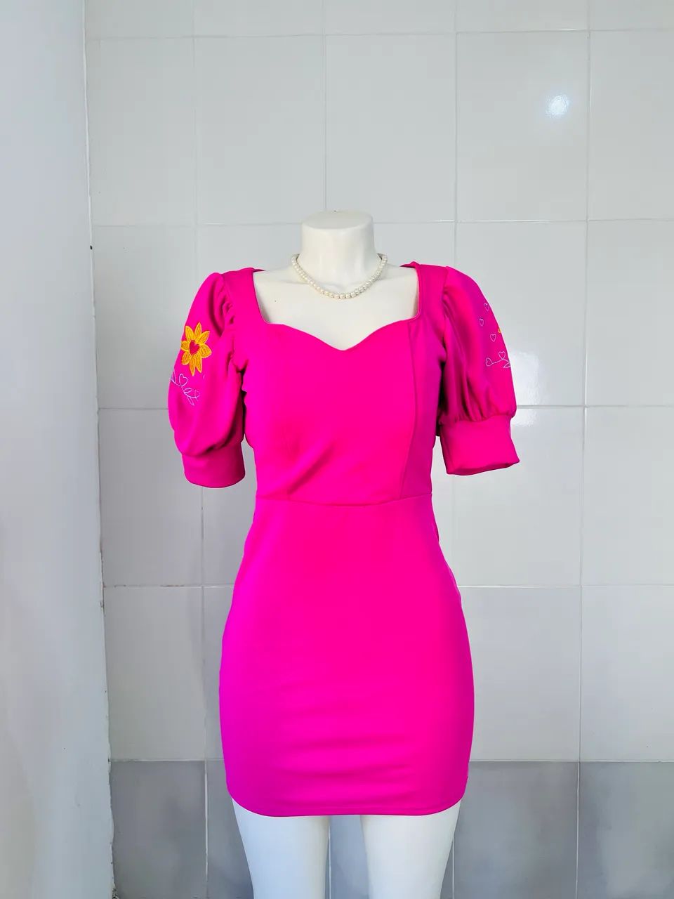 Vestido rosa de manga romântico bordado  - Foto 2