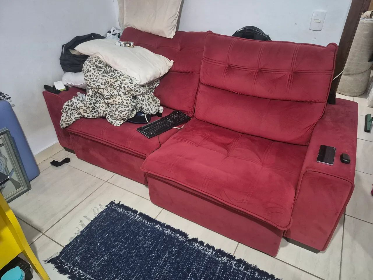 Sofá retrátil vermelho