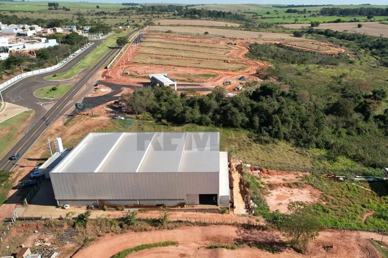 "Galpão Comercial em Lins, na estrada Lins X Guaimbê, Lins, SP" - Foto 5