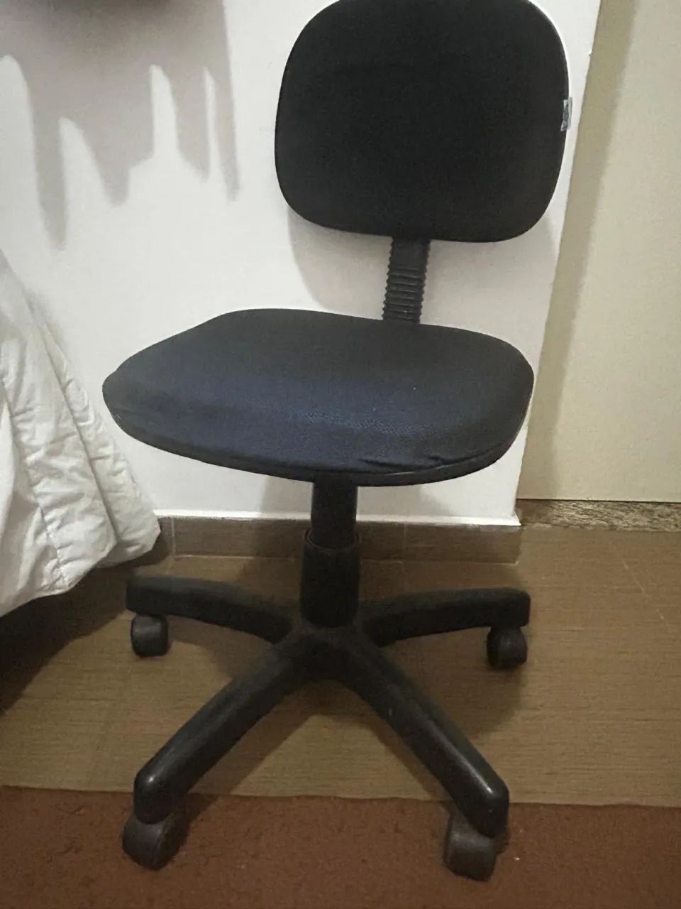 Mesa e cadeira de escritório  - Foto 2