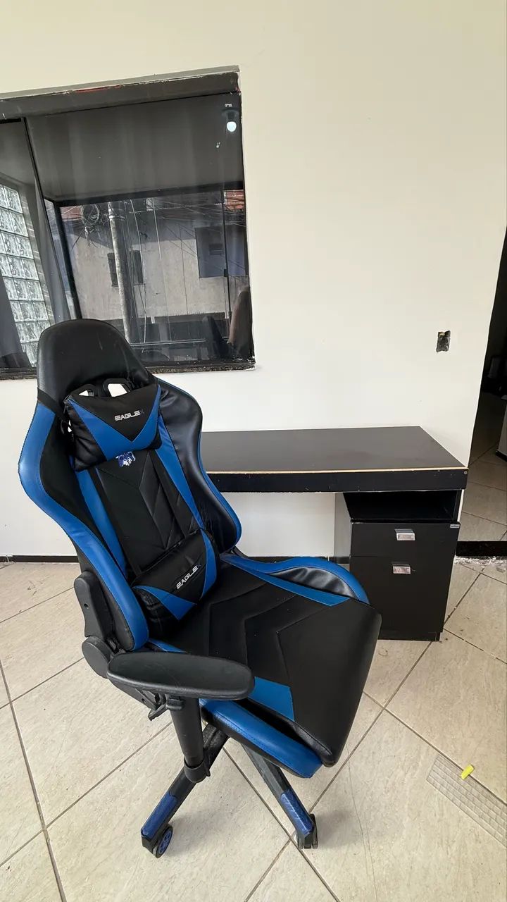 Vendo escrivaninha e cadeira gamer 