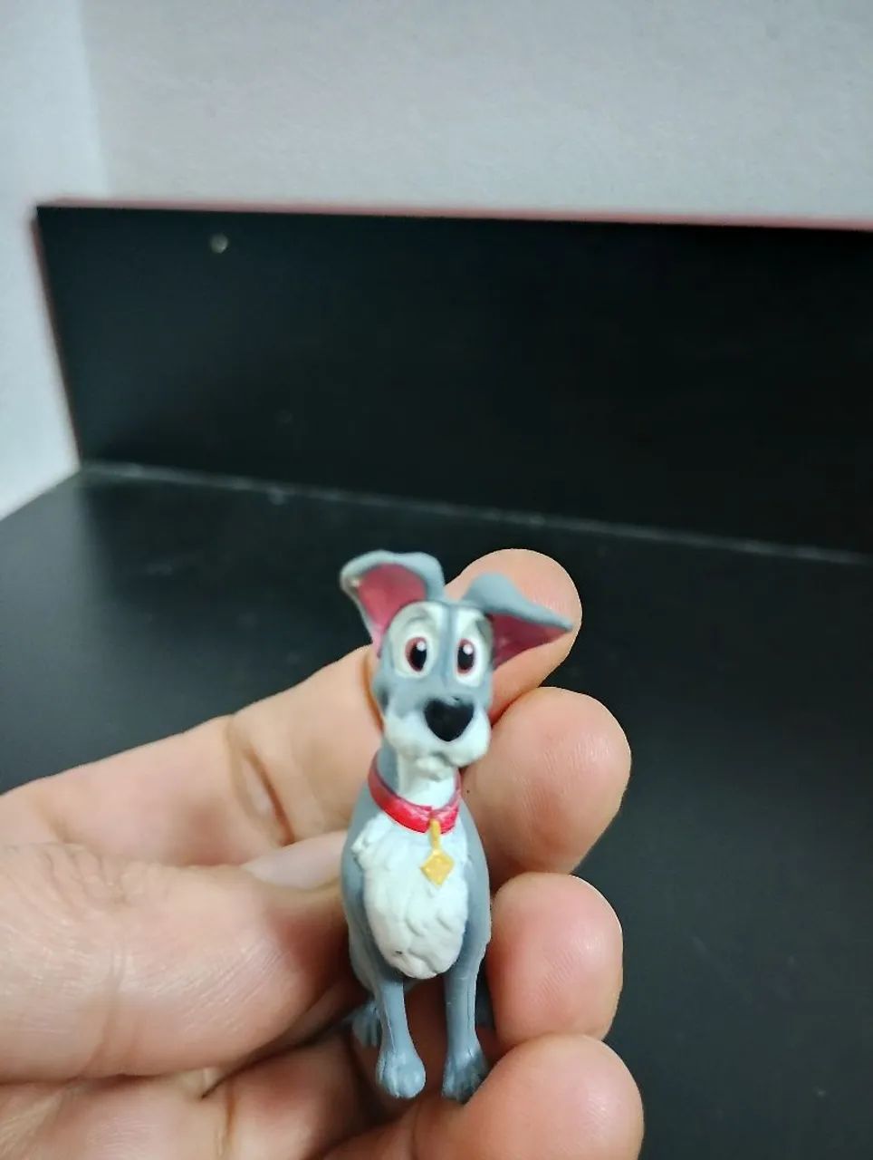 Livro e personagens do desenho A Dama e o Vagabundo - Foto 4