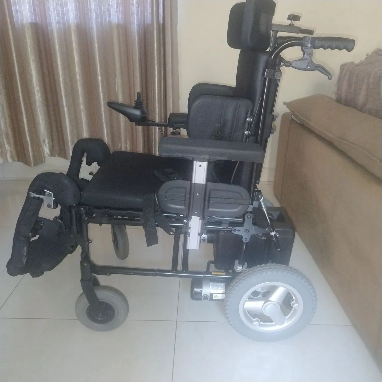 Cadeira de Rodas Motorizada Ortobras E3 - Foto 3