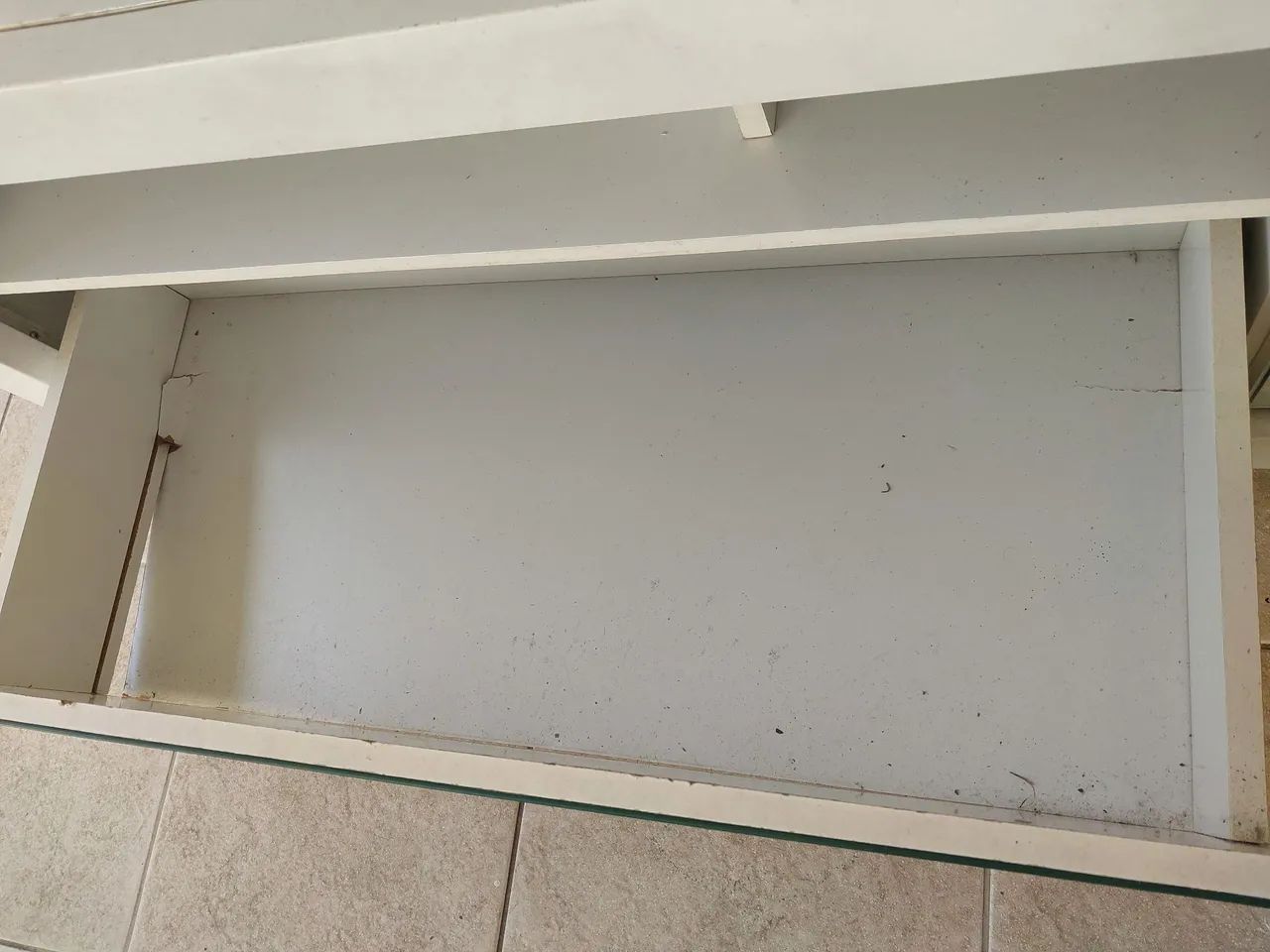 Rack Branco com espelho com defeito na gaveta - Foto 3