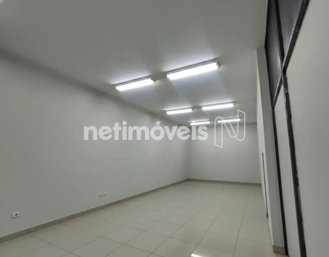Loja Comercial Sobre Loja Edifício Louvre Avenida São Luís Próximo Metrô República | 50m²; - Foto 2