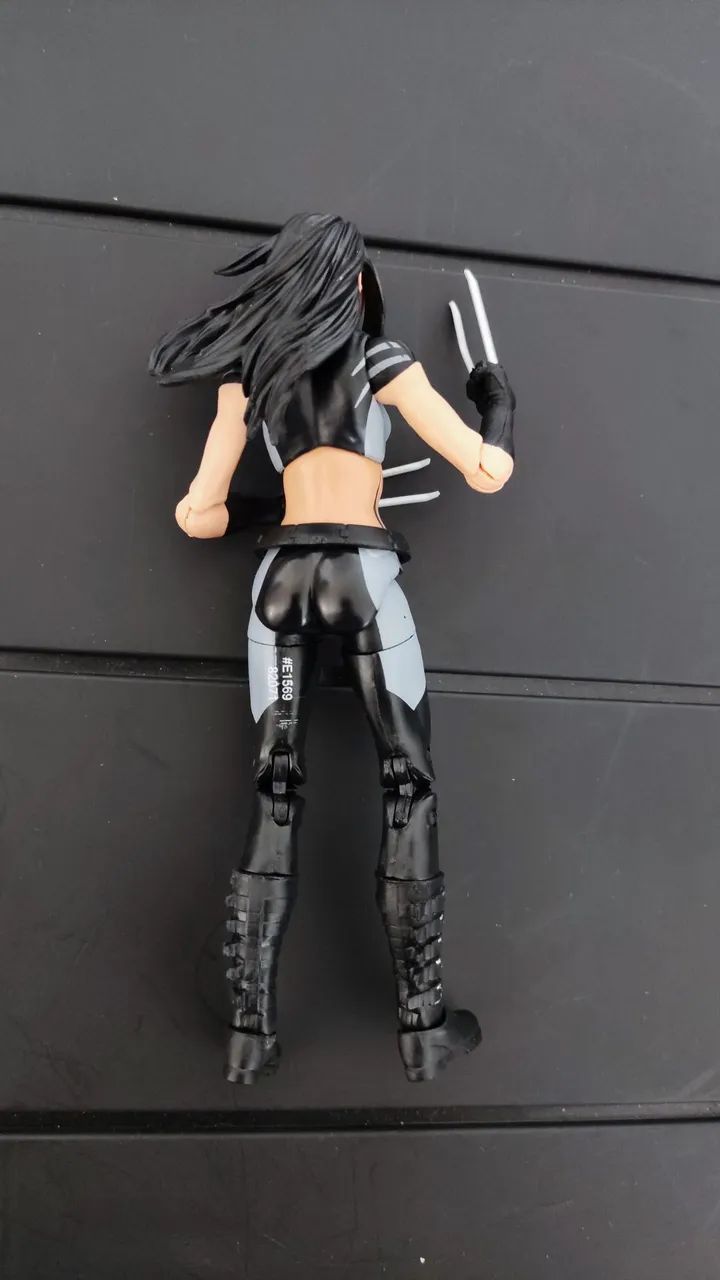 X 23 Marvel Legends Boneco Figura Original Hasbro Usado - Foto 2