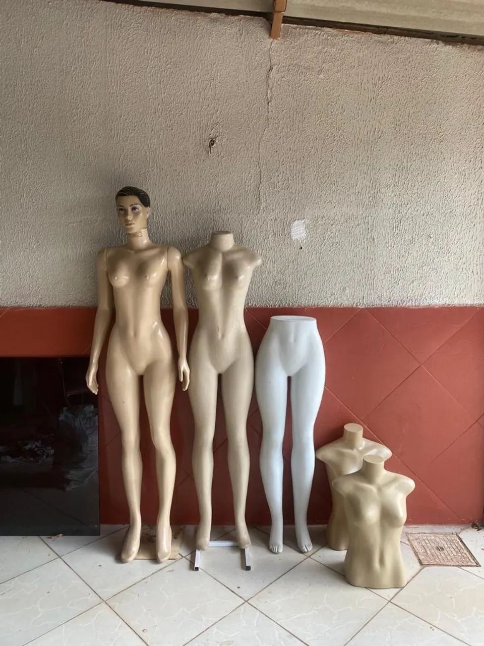Vende-se 5 manequins 