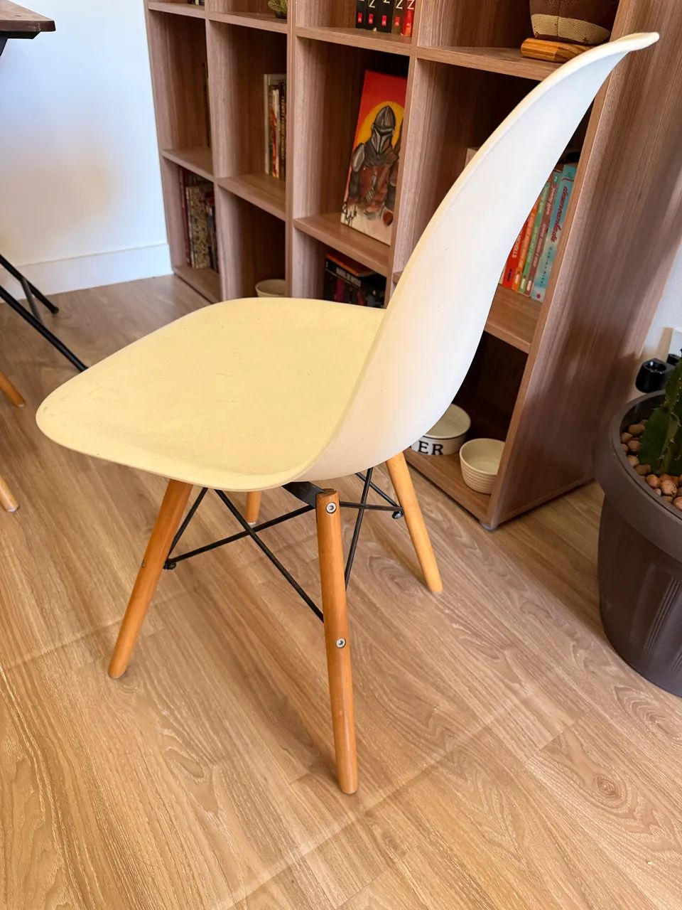 Cadeira branca Eiffel 