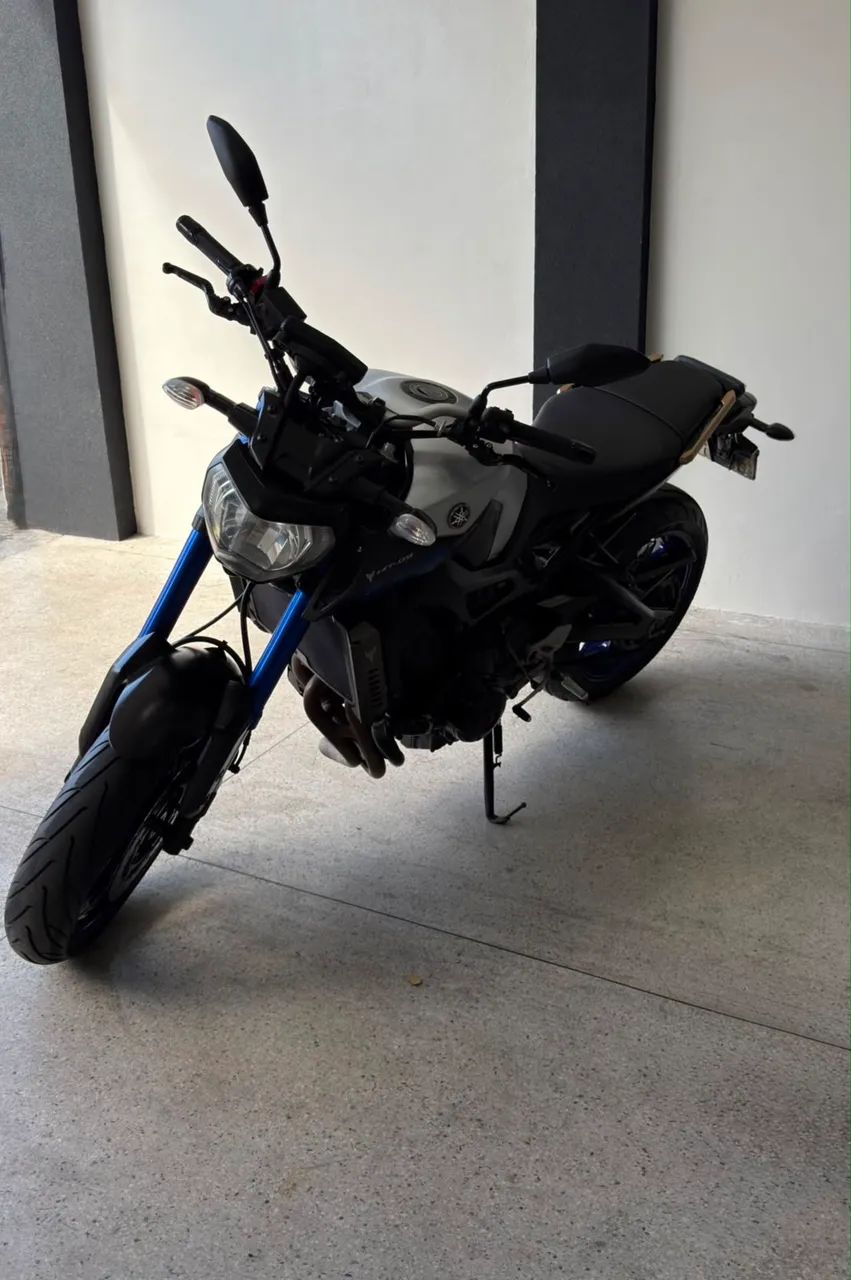 YAMAHA MT09 2017 - Foto 2