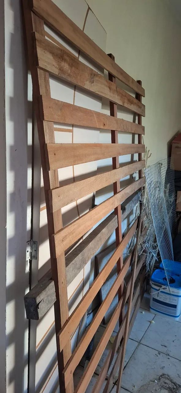 Cama de casal em madeira  - Foto 5