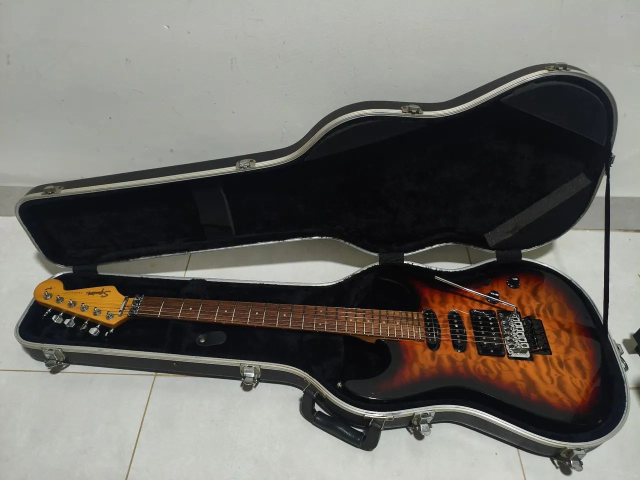 Guitarra Squier Stagecaster 