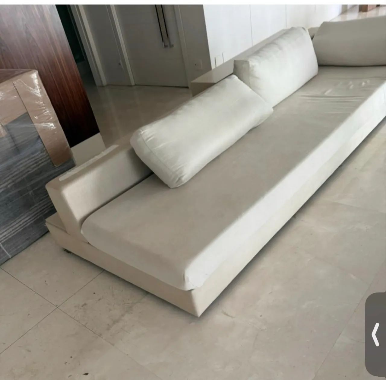 Conjunto de sofa e Chaise em linho beje - Foto 3