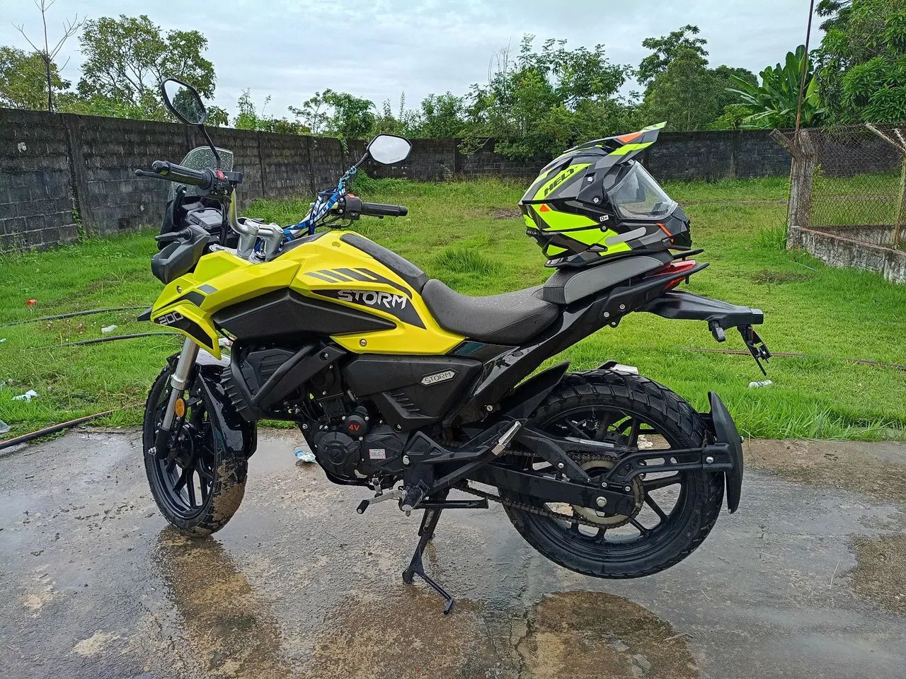 Storm 200 