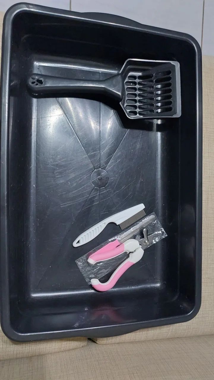 Utensílios para gatos e caixa de areia