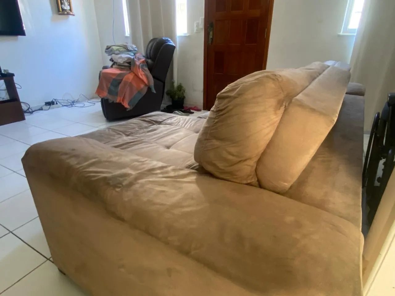 Sofá Retrátil e Reclinável Super Confortável (2,38m) - Foto 2