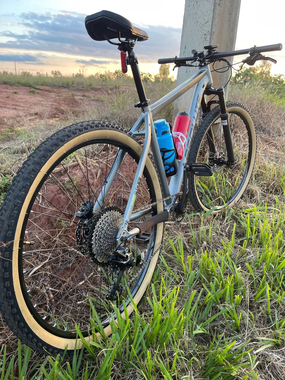 Bicicleta MTB ABSOLUTE - Foto 3