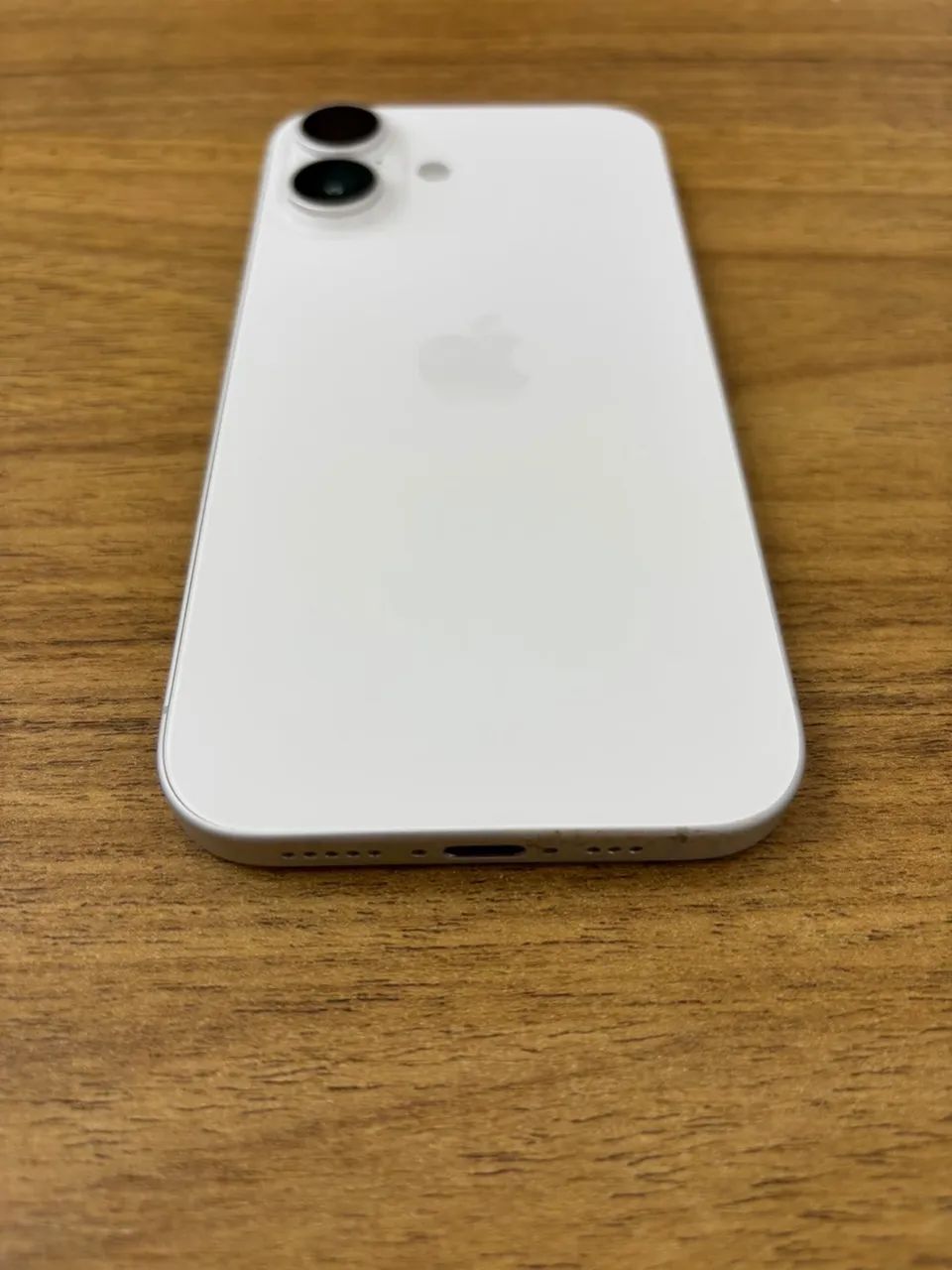 Iphone 16 branco semi novo  - Foto 3