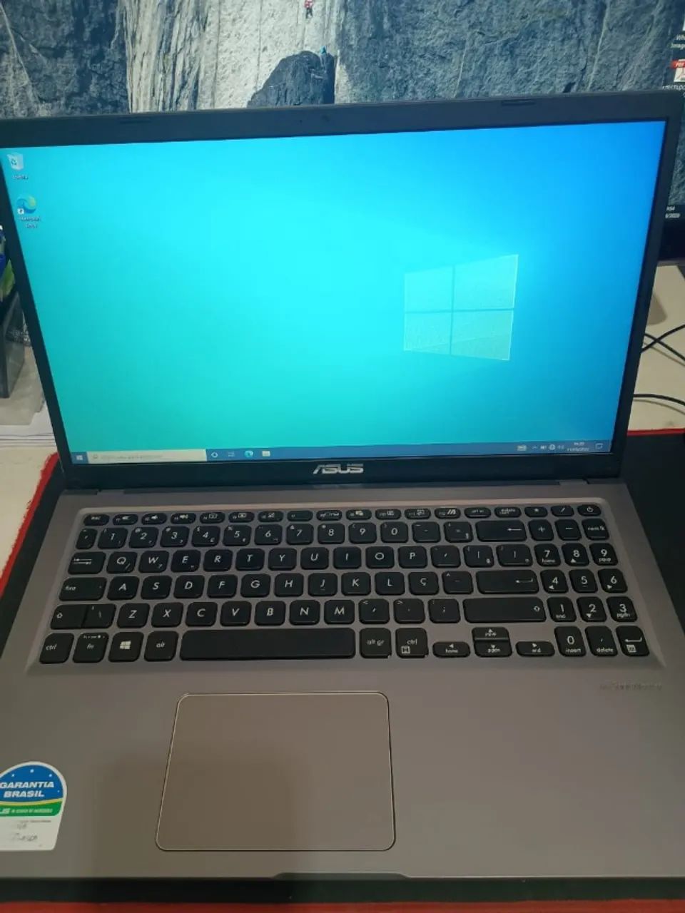 vendo notebook asus gamer ,ryzen 5 ,radeon vega 8 , 8gb ddr4