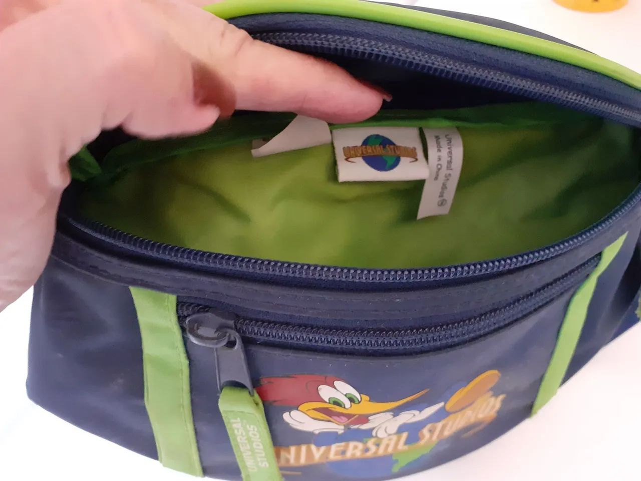 Bolsa pochete universal studios  - Foto 4