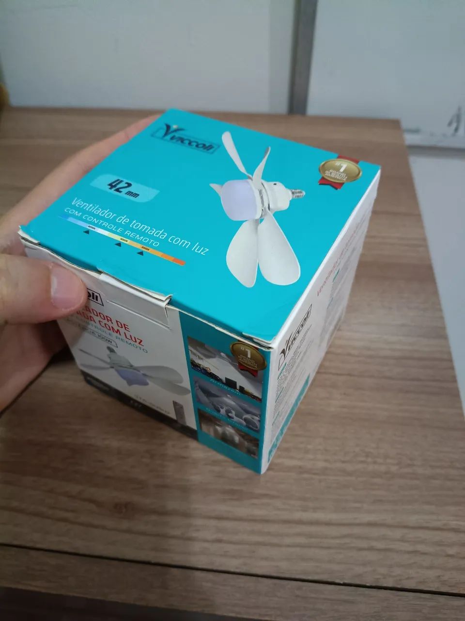 Lâmpada com ventilador e controle remoto - Foto 3