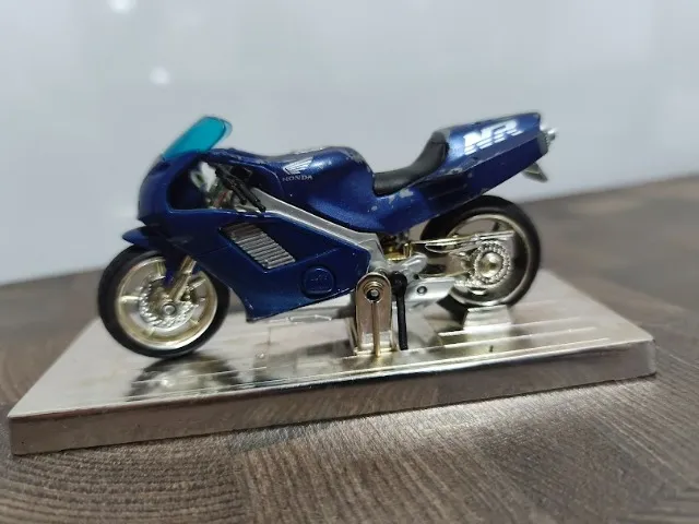 miniatura realista kawasaki ninja zx 14r - Brinquedos e Jogos