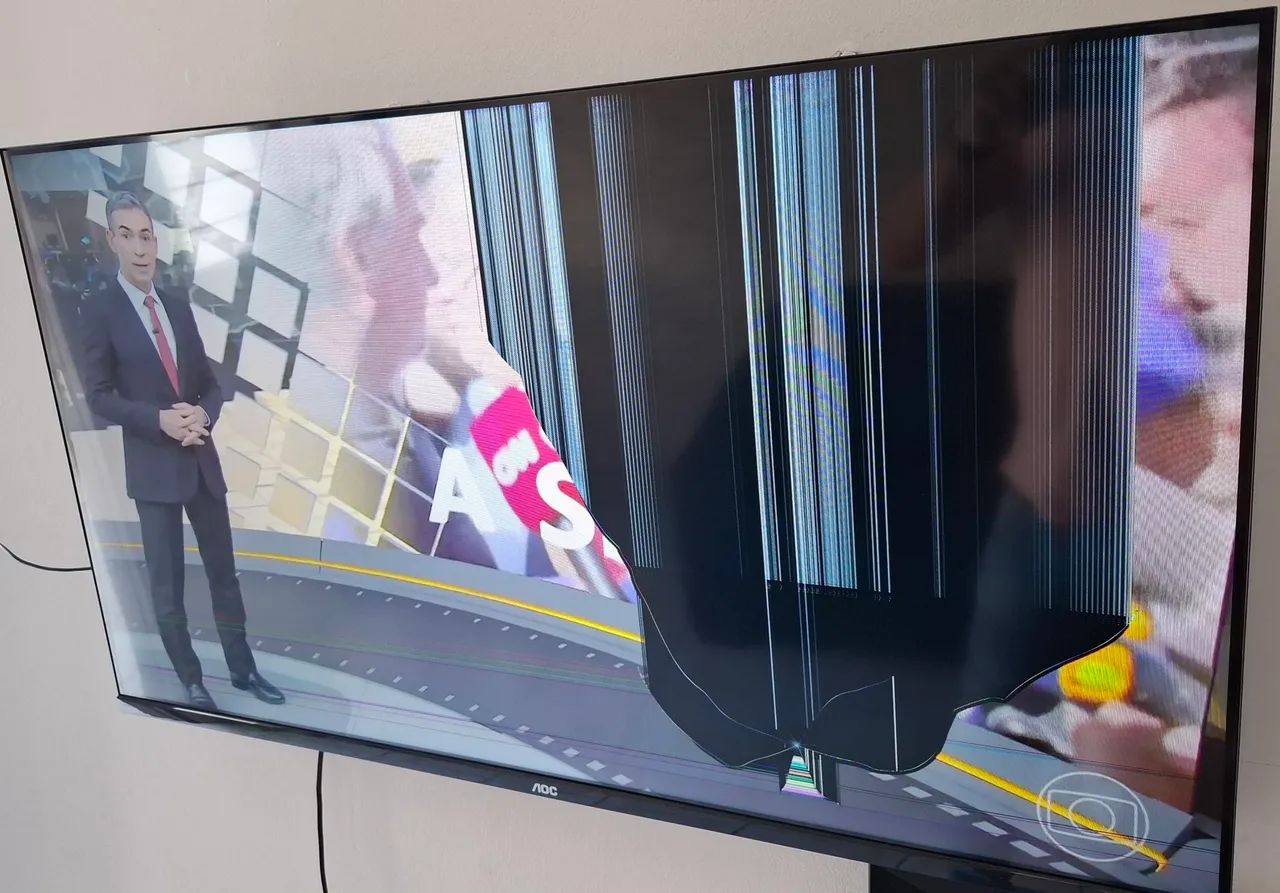 Tv 43 polegadas AOC Roku tela quebrada 