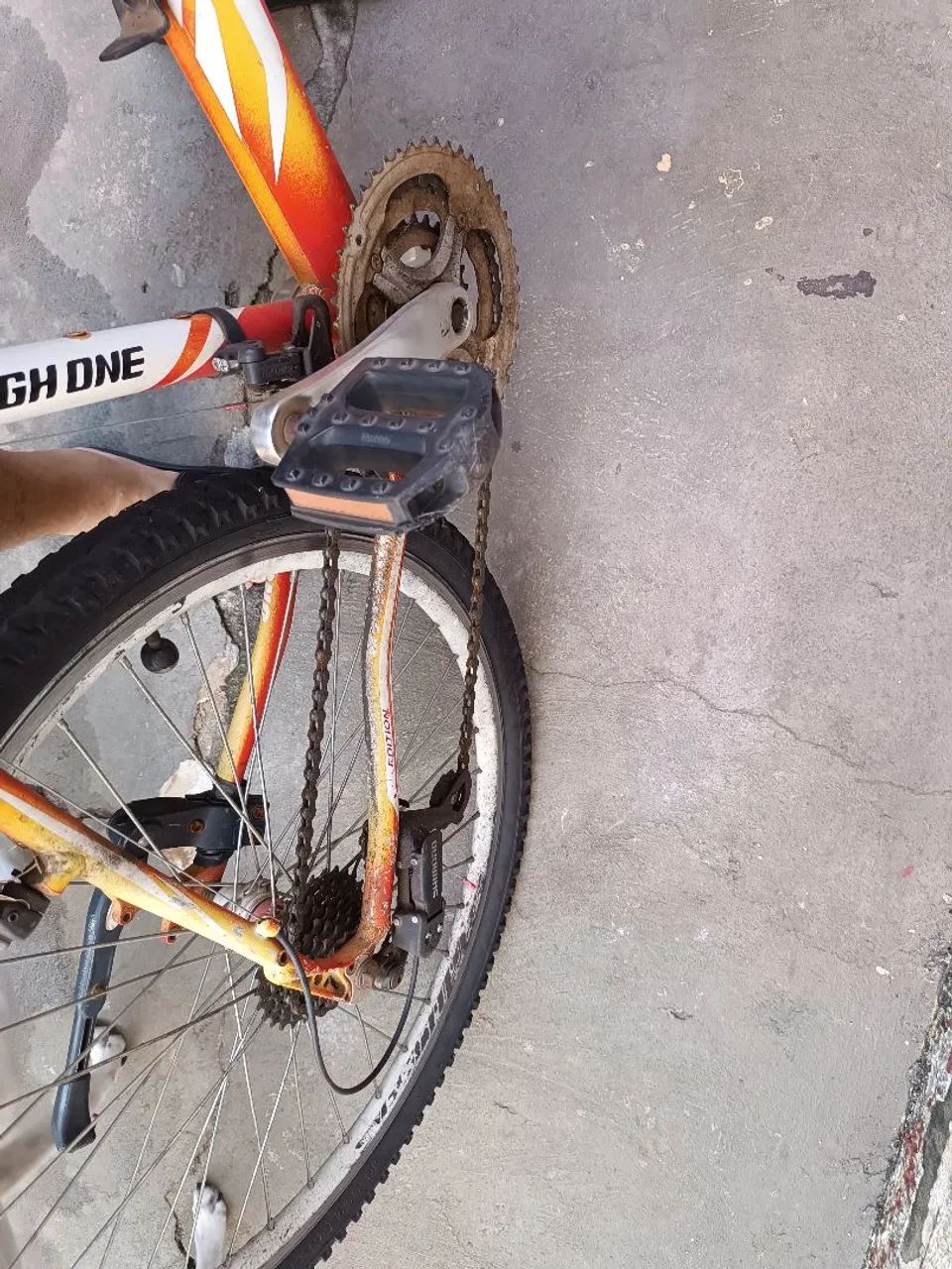 Bicicleta com marchas e amortecedores  - Foto 4