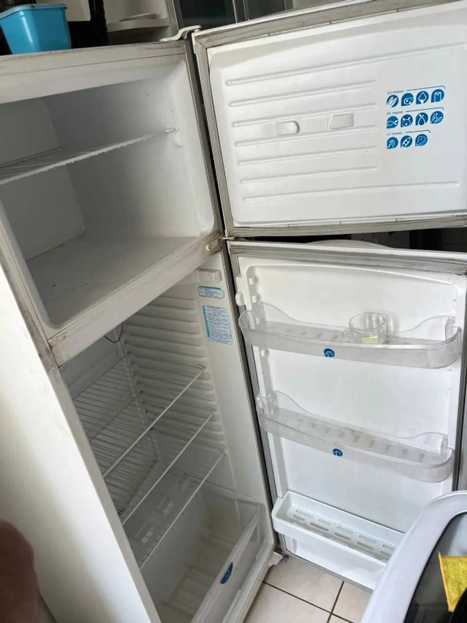 Vendo Geladeira DAKO com Defeito   - Foto 3