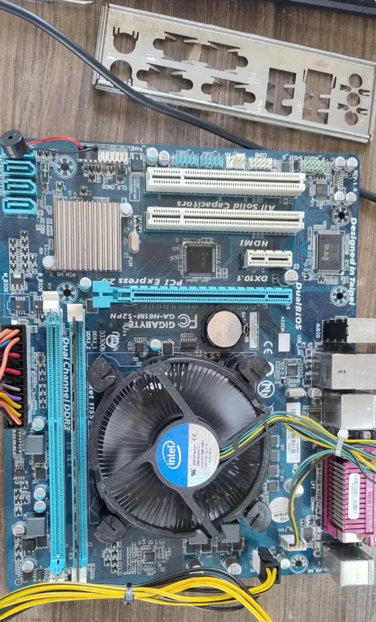 GIGABYTE GA-H61M-S2PH - Foto 2