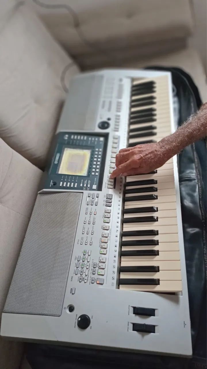 Teclado Yamaha psr-s 710 - Foto 2