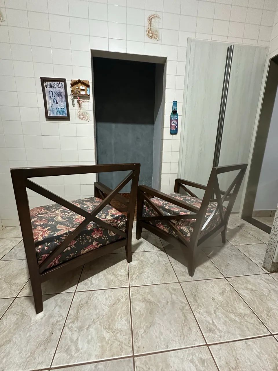 Vendo Cadeira Poltrona Estofada  - Foto 4