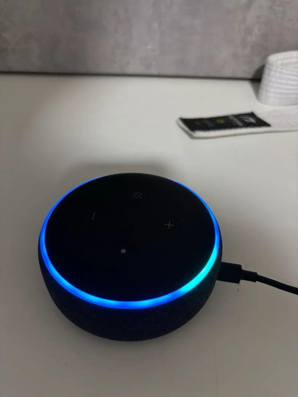Echo Dot 3ª Geração Smart Speaker Com Alexa Amazon Bivolt Preto - Foto 2