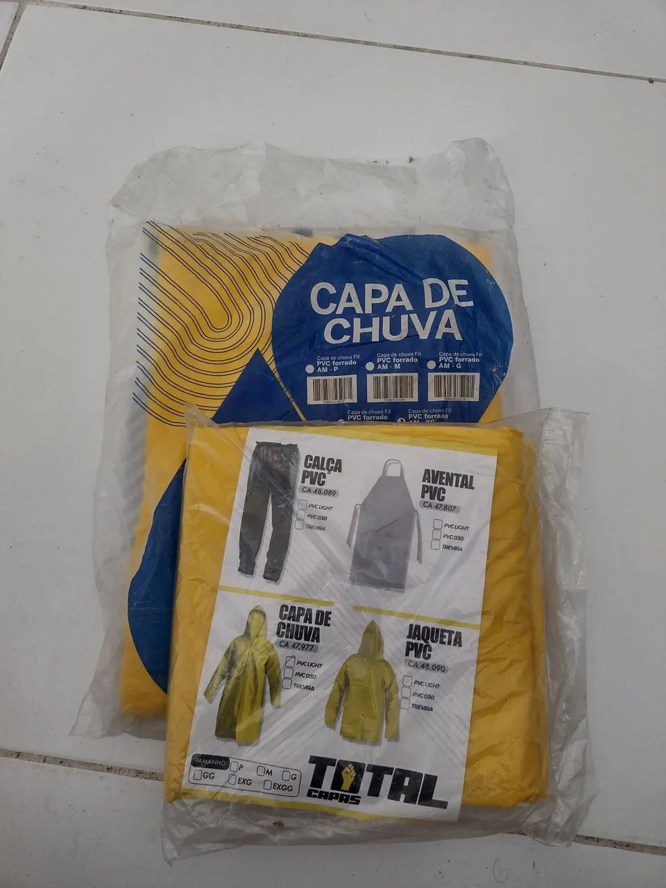 Duas capas de chuva nova  - Foto 3