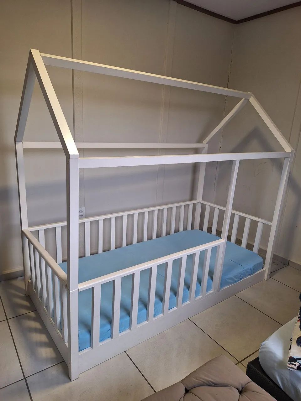 Vendo cama de solteiro montessoria