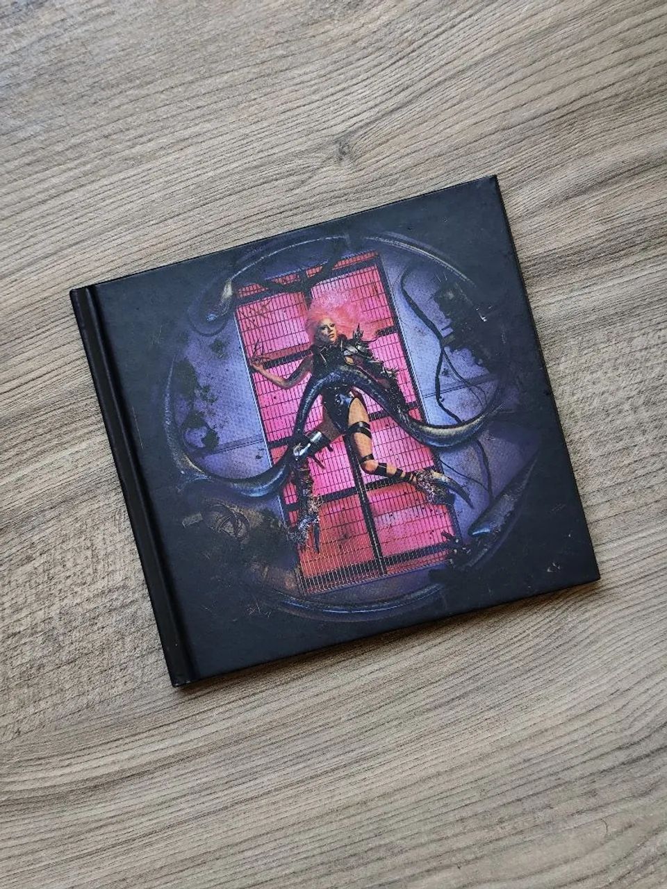 CD Lady Gaga - Chromatica - Deluxe Limited Hardcover Book - Foto 3