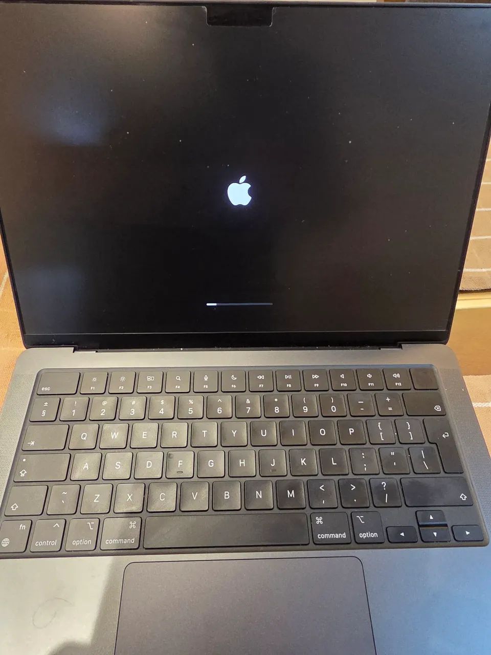 MacBook pro M4 24gb 512 SSD gray - Foto 3