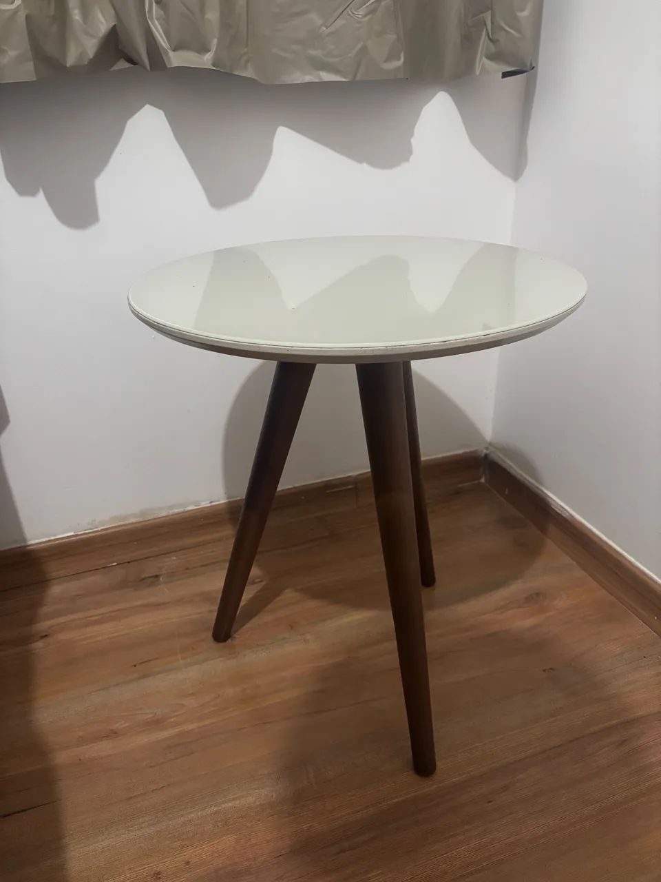 Vendo mesa de canto 