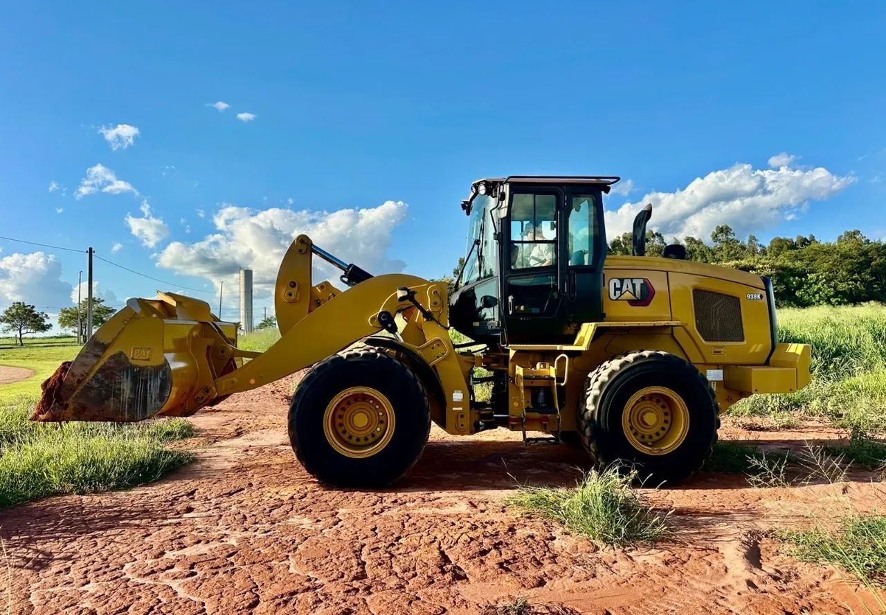Pá Carregadeira Caterpillar 938K ano 2022 com 6.400 horas, ar condicionado, em SP - Foto 2