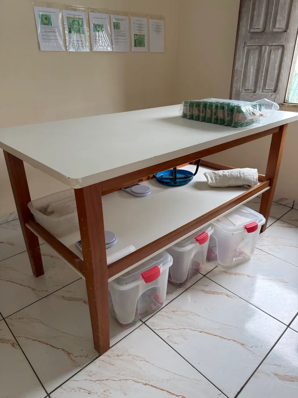 Mesa balcão de 2 metros 