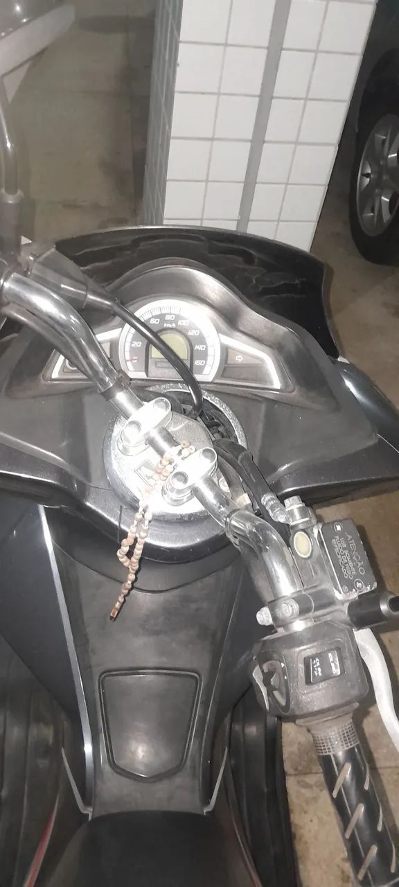 Vendo PCX bem novinha - Foto 4