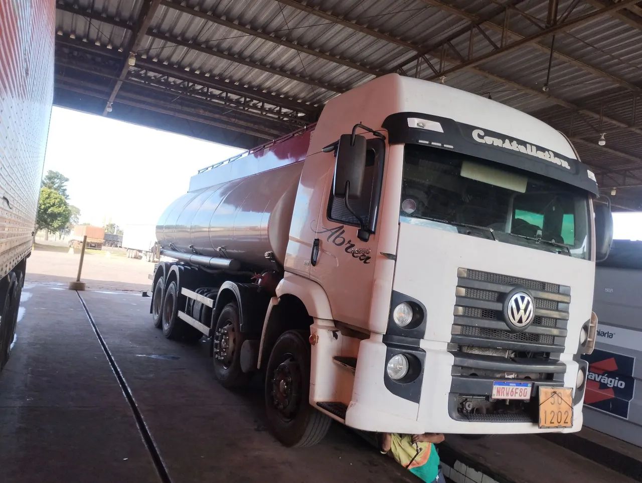 Caminhão  bitruck 