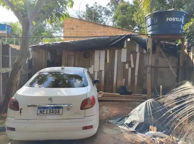 Casa a venda 50.000 pra vender logo ainda dou um desconto de 5.000 o máximo q da pra  - Foto 2
