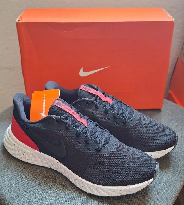 Tênis Original Nike Revolution 5 - Tamanho 39