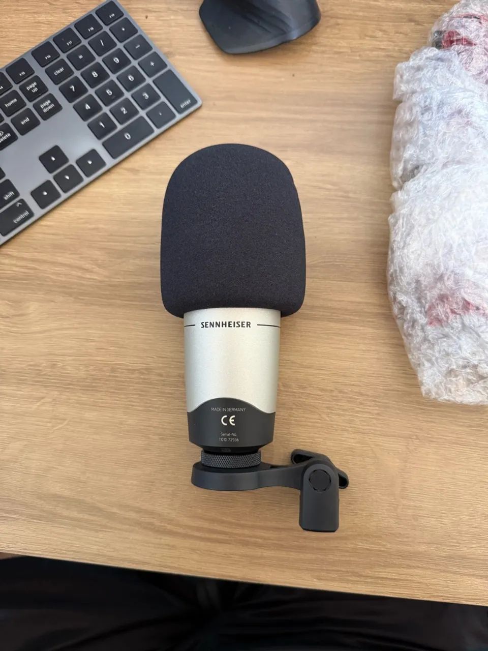 Microfone Condensador Profissional Sennheiser MK4 (Prata/Preto)  - Foto 4