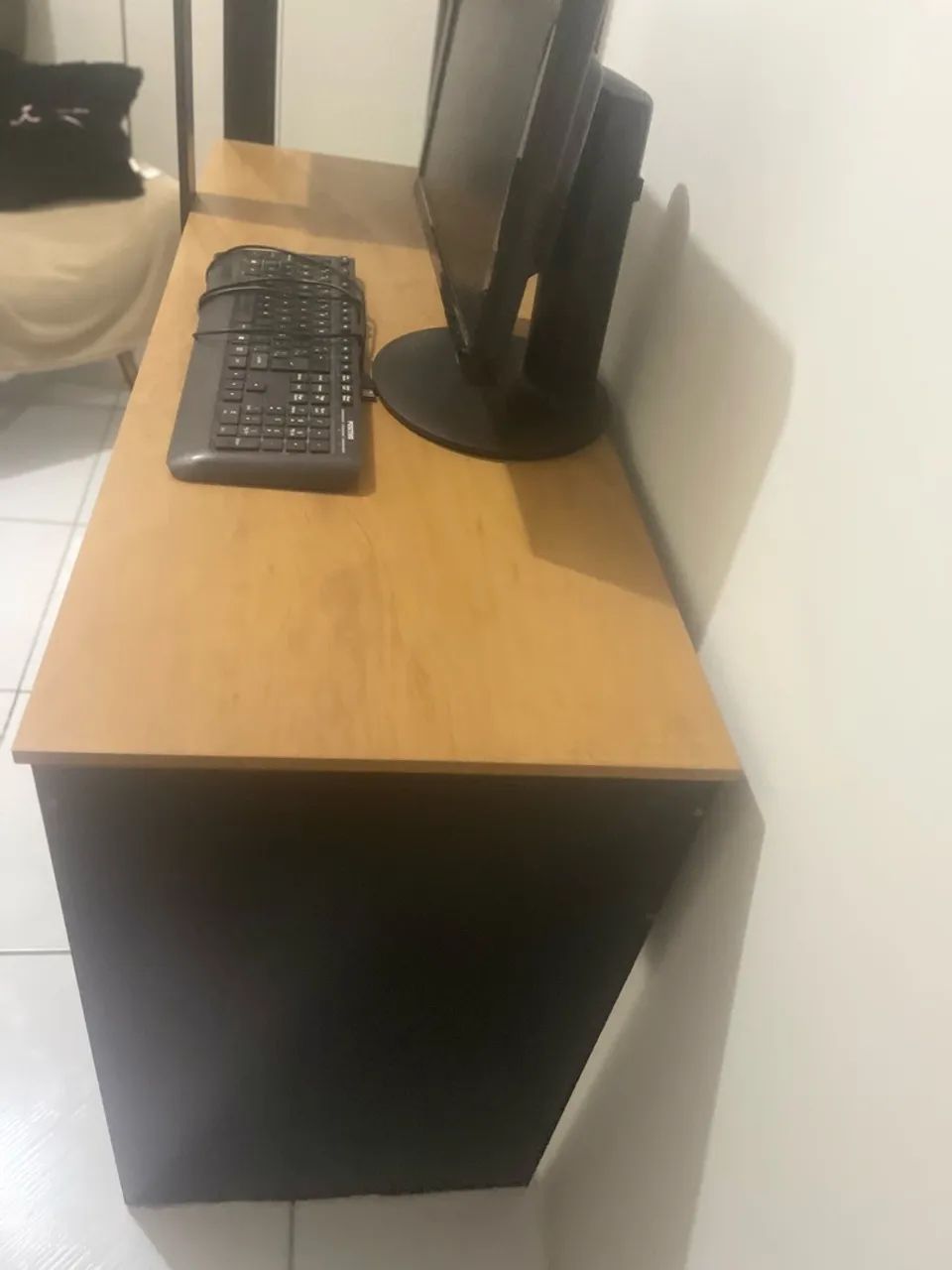 Vendo escrivaninha semi nova - Foto 4