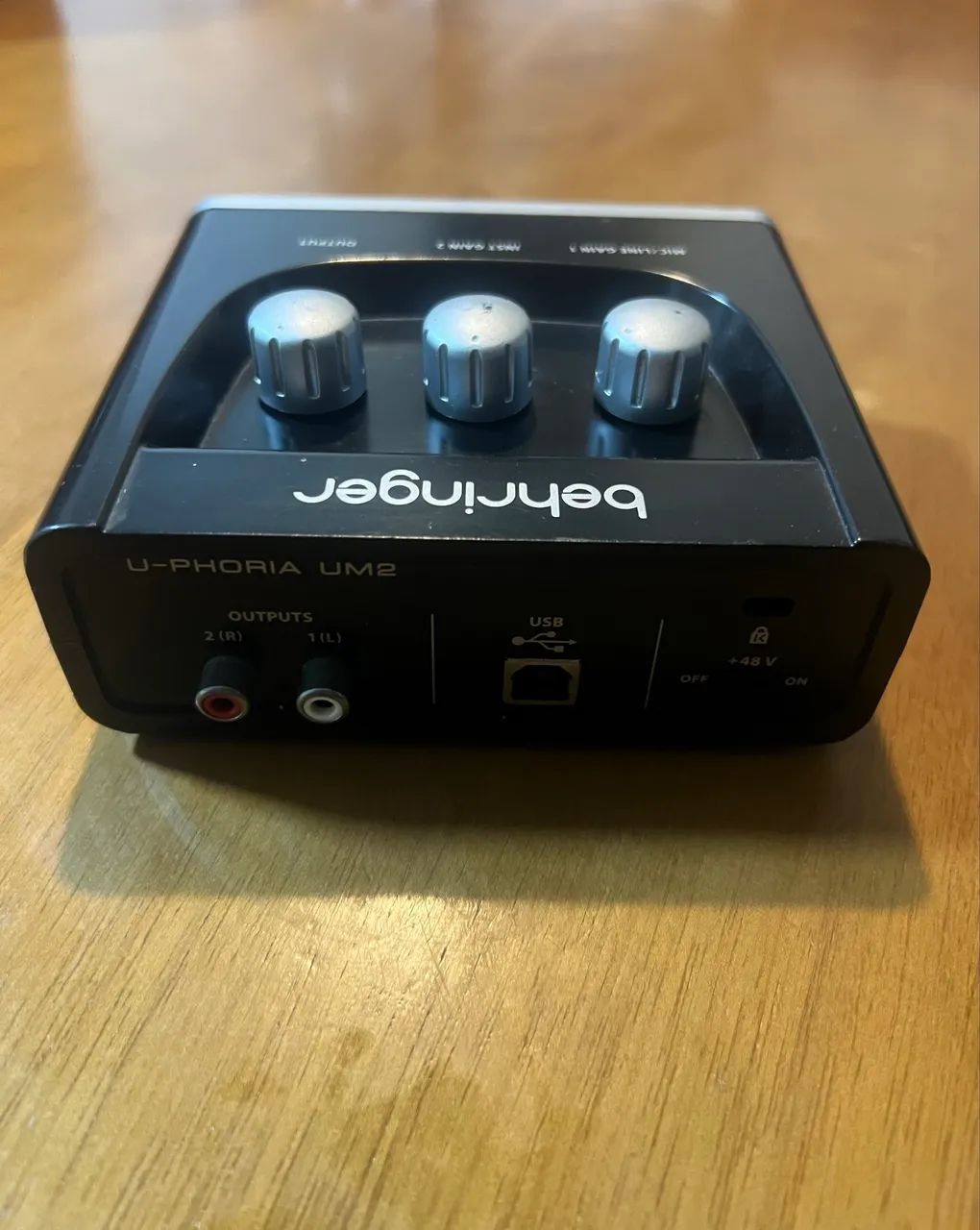 Interface de Áudio Behringer U-Phoria UM2  - Foto 3