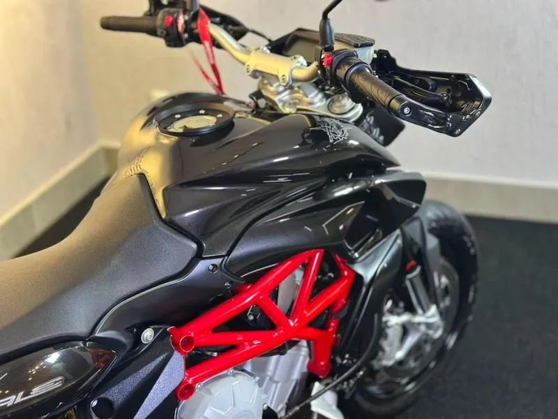 MV AGUSTA RIVALE 800 2015 - Foto 5