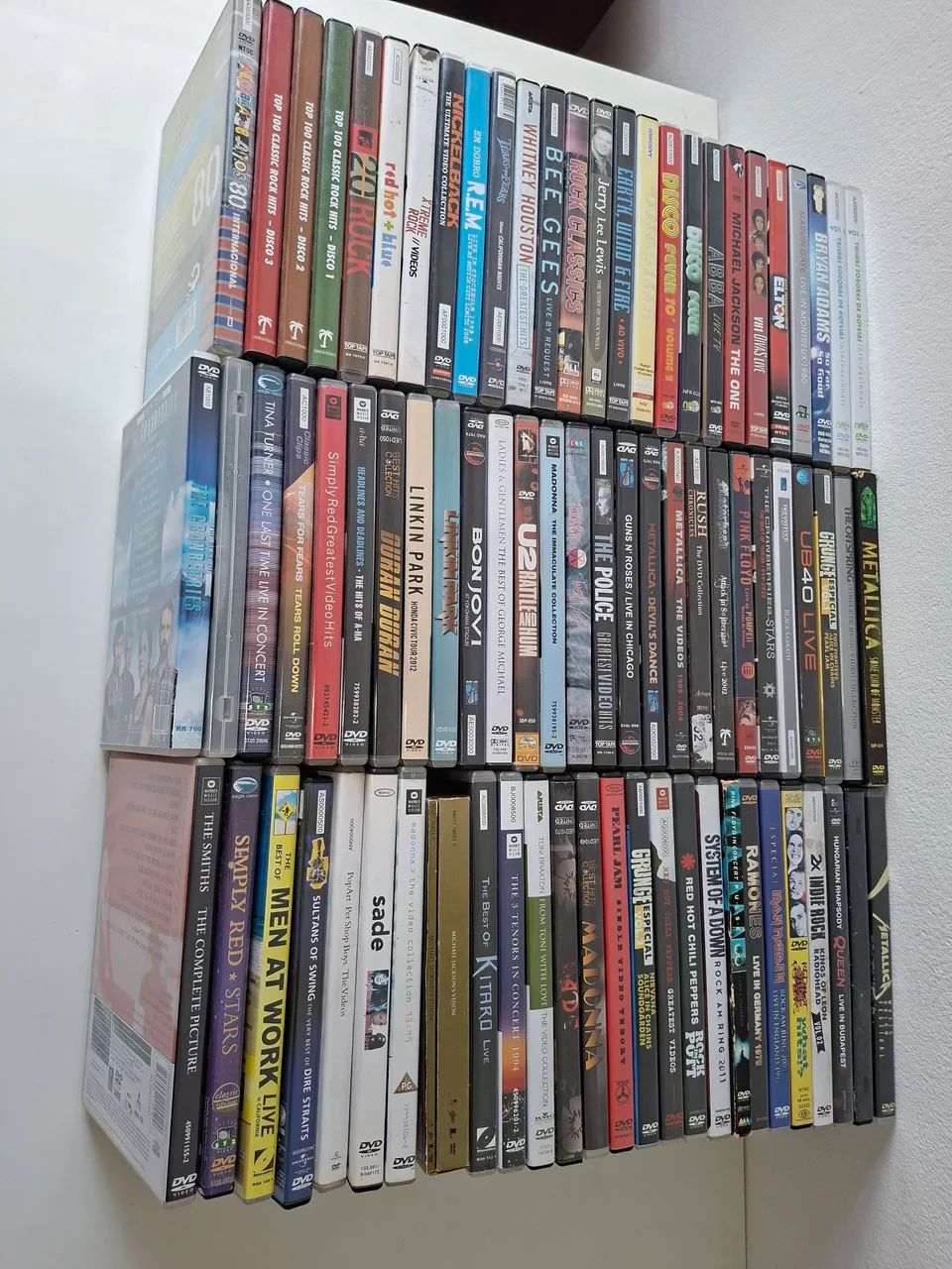 80 DVDs de POP e ROCK 15 REAIS CADA.